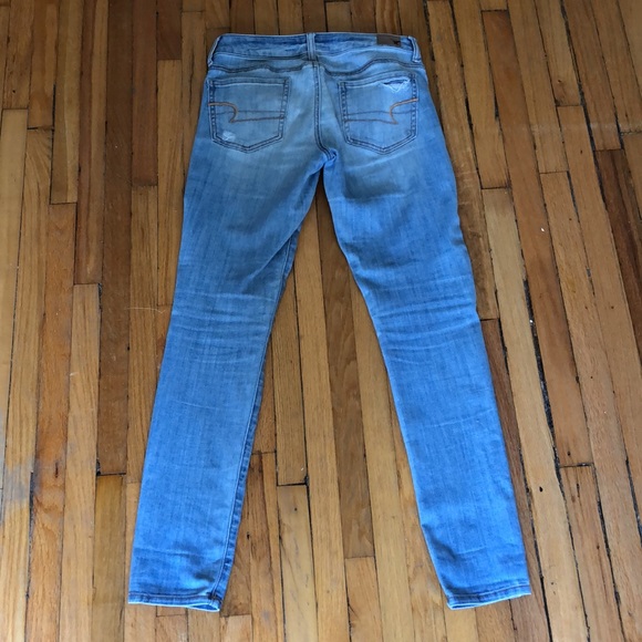American Eagle light wash distressed jeans - Picture 4 of 4